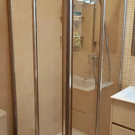 Superacogedor Y Semicentrico Piso * León